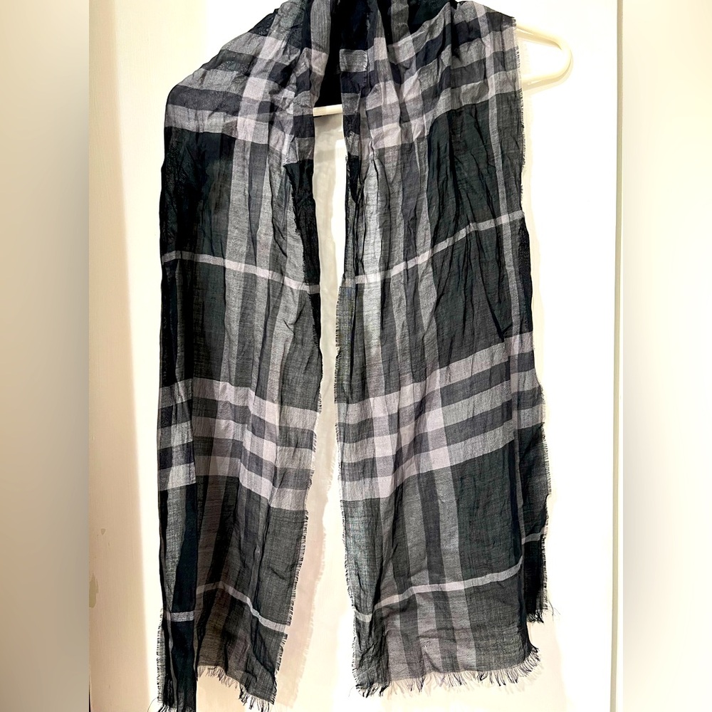 Burberry light weight linen scarf, raw hem